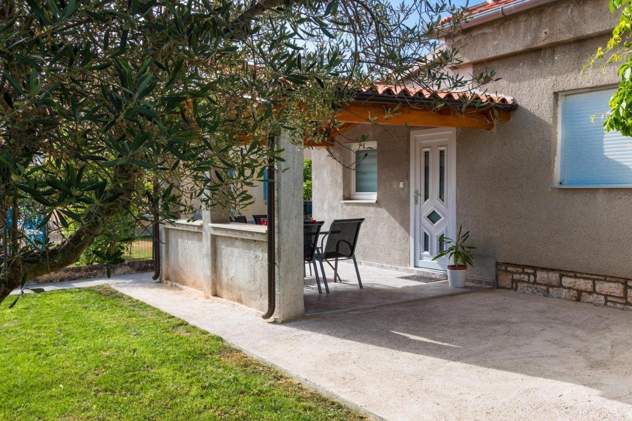 Holiday Apartment Near The Beach Fažana Exterior foto